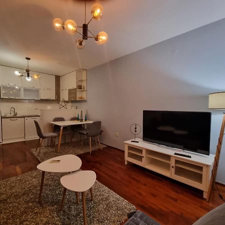 5 Star Apartment Podgorica Exterior photo