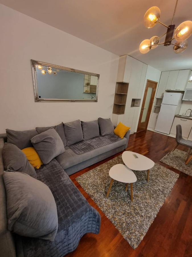 5 Star Apartment Podgorica Exterior photo